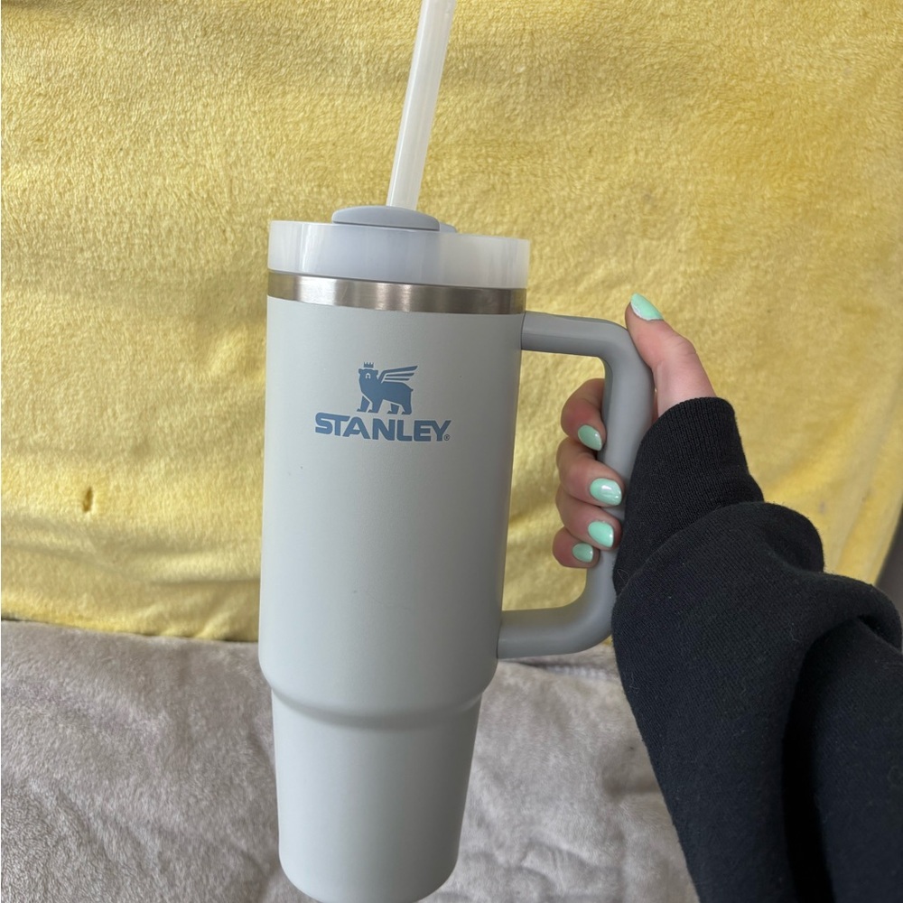 Stanley Blue/Gray Tumbler with Handle